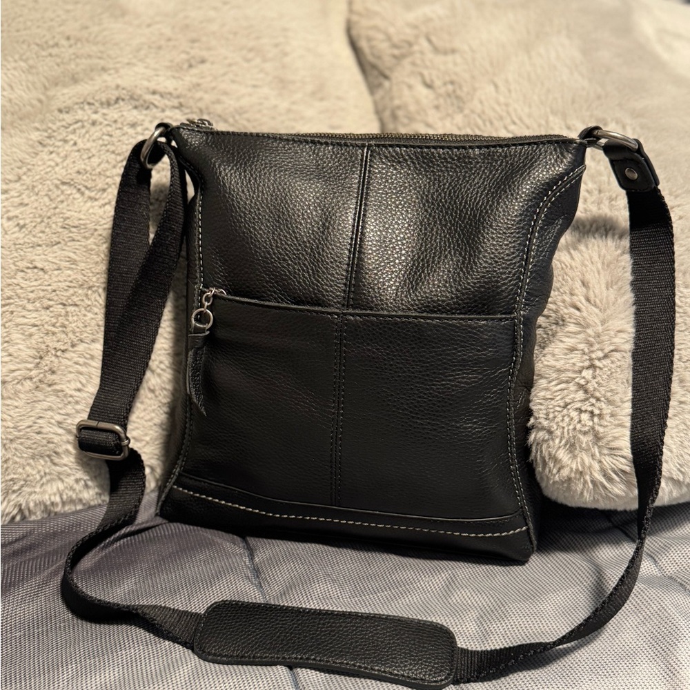 The Sak Black Pebbled Leather Messenger Crossbody - Picture 2 of 3